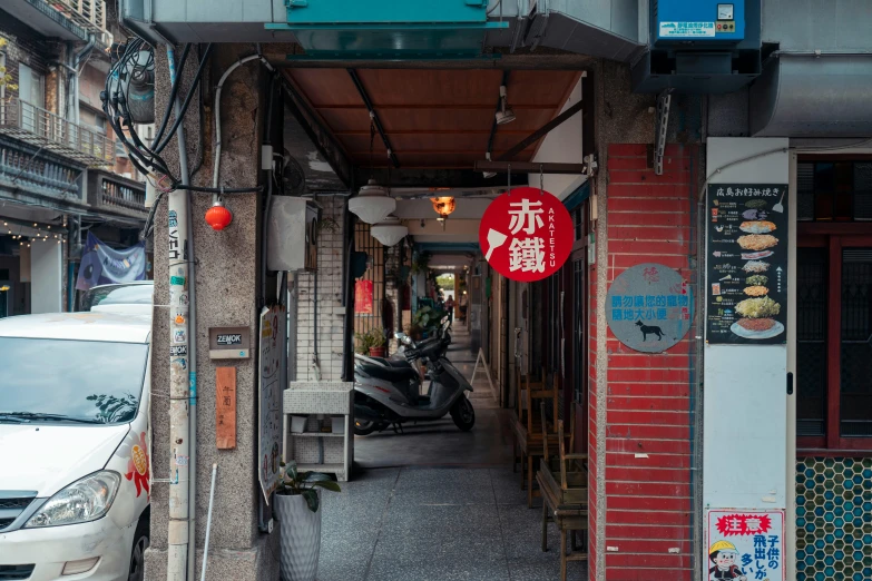 there is a building that has many stores on the sides