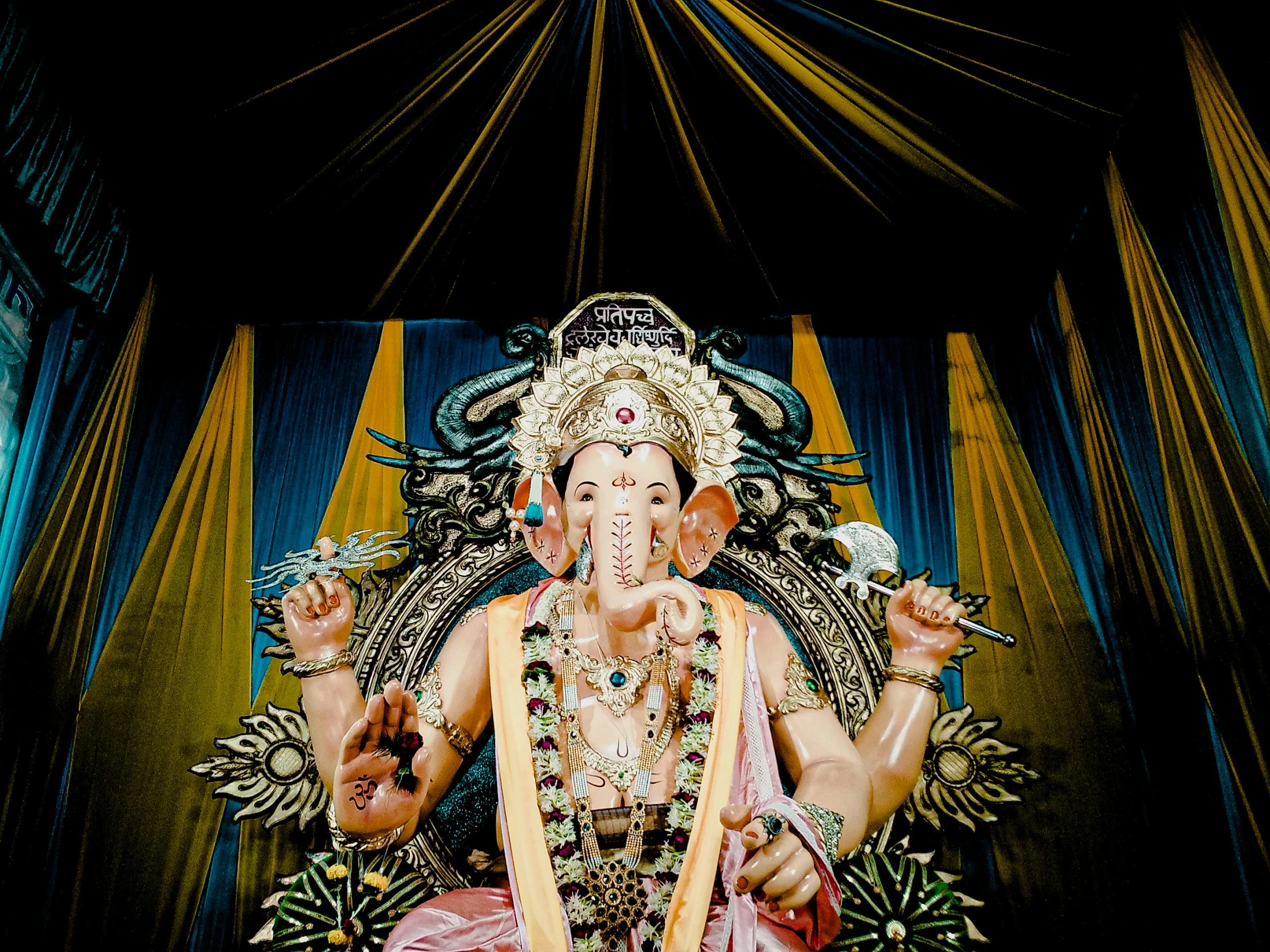 an image of the statue of lord ganesh