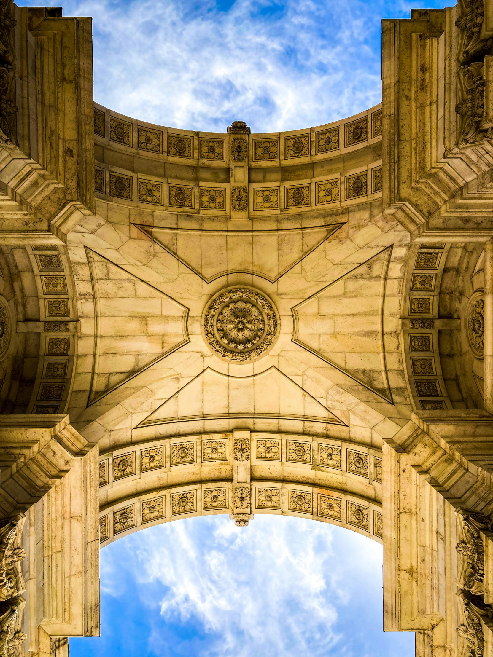 this is an image of a beautiful view of some buildings