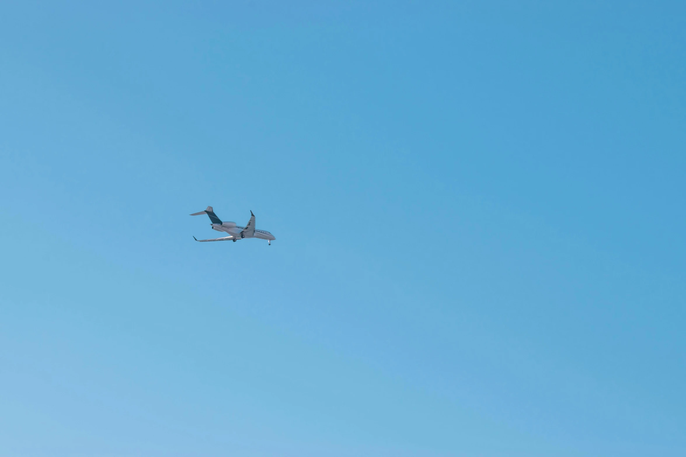 an airplane that is flying in the sky