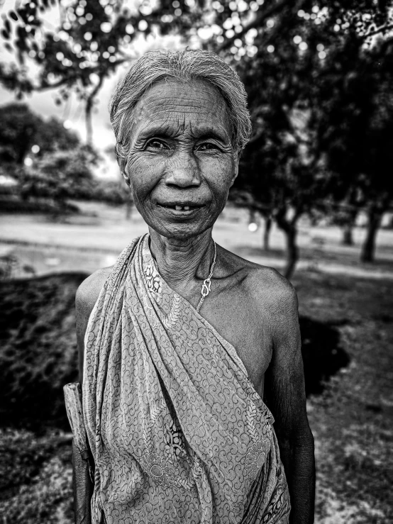 a woman with large, wrinkled skin on her face