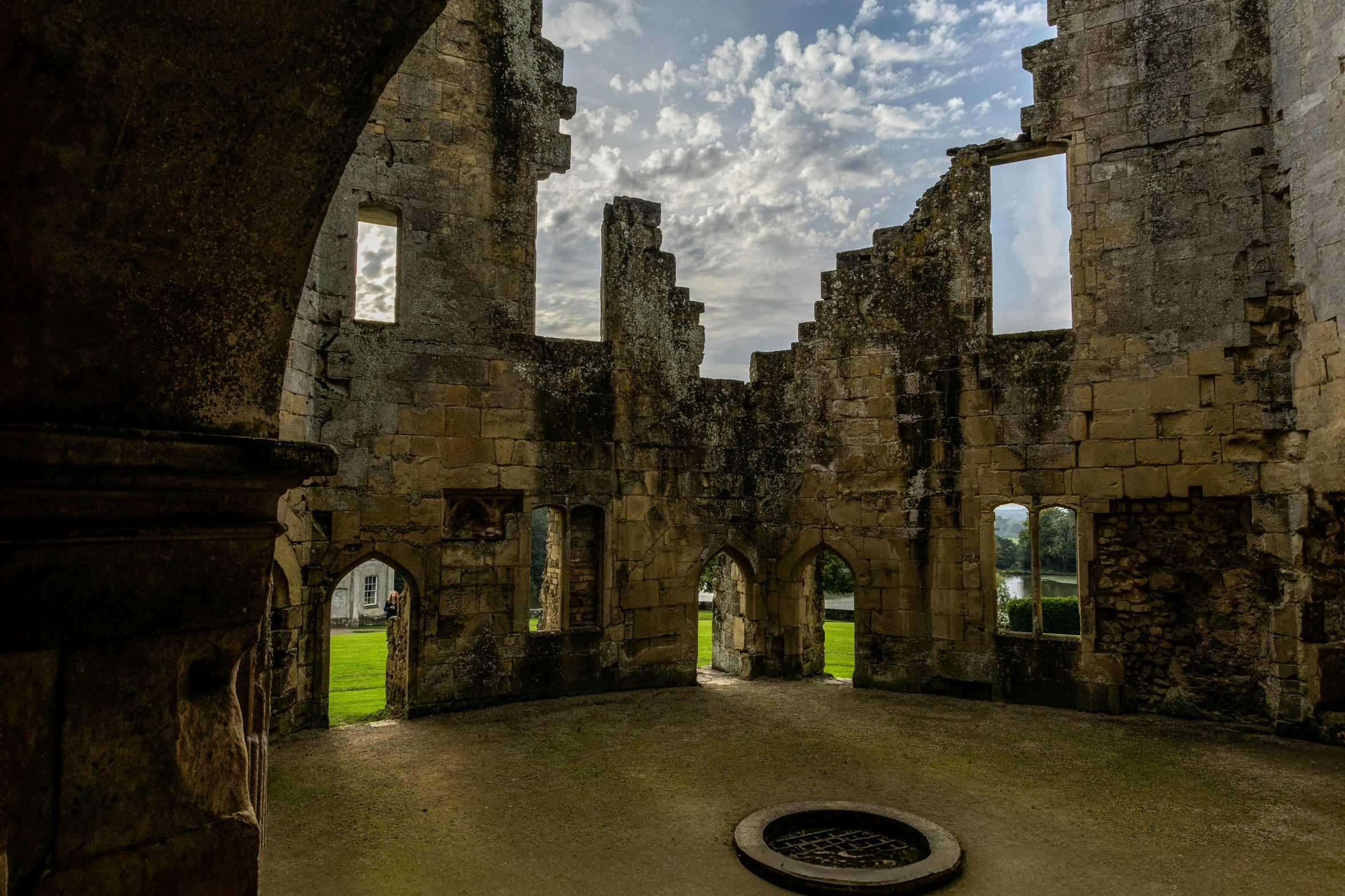 a po taken inside an abandoned building with windows