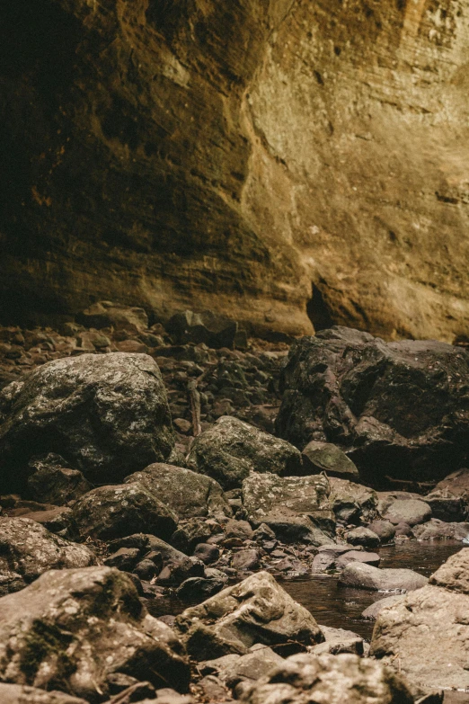 a rock and debris that is by the rocks