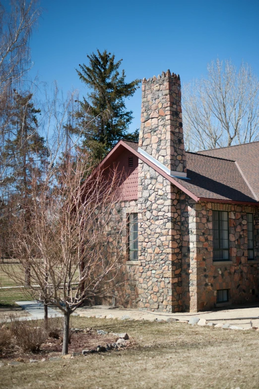 the building has two chimneys on each side of it