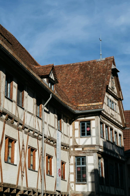 an old, historic building in the center of the city