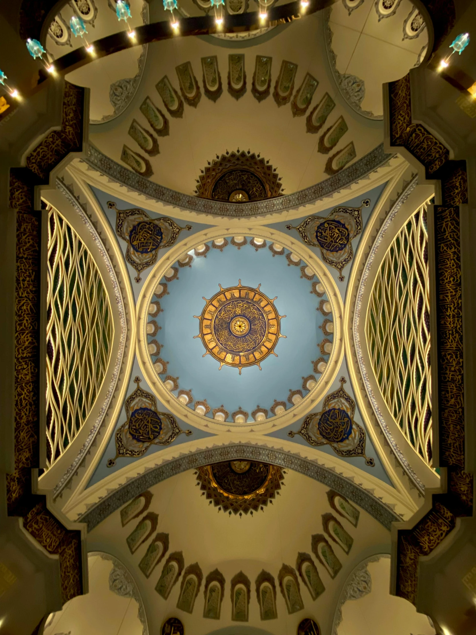 a picture of a building ceiling with fancy designs