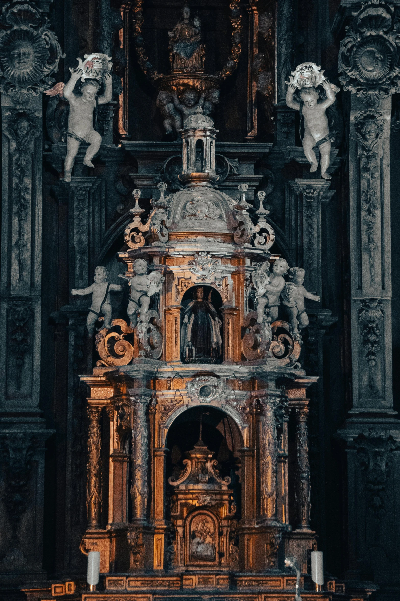 a fancy alter in the middle of a church