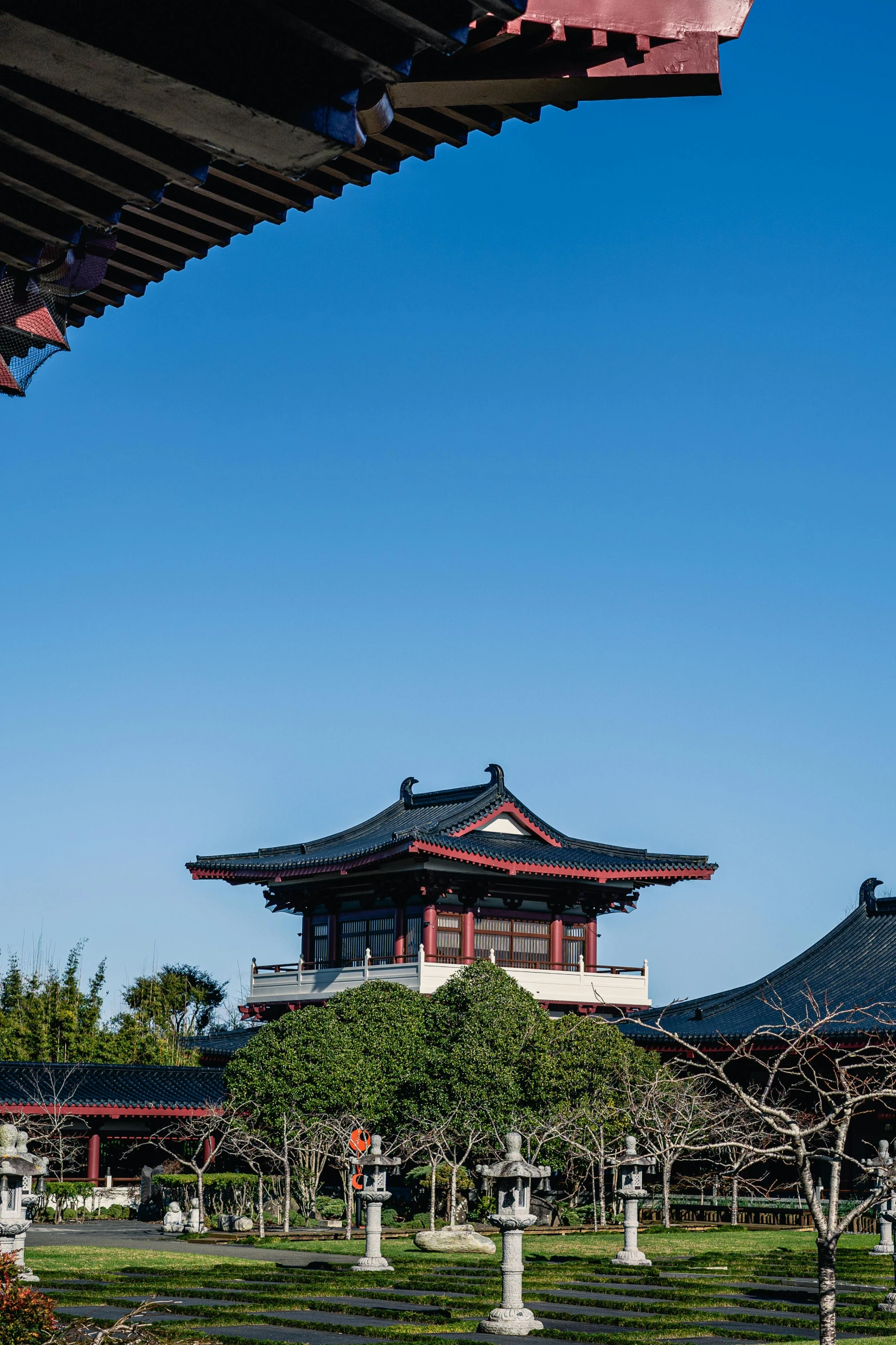 an oriental architecture on the outside of a building