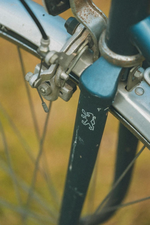 the back wheel of a bike is showing the front wheel