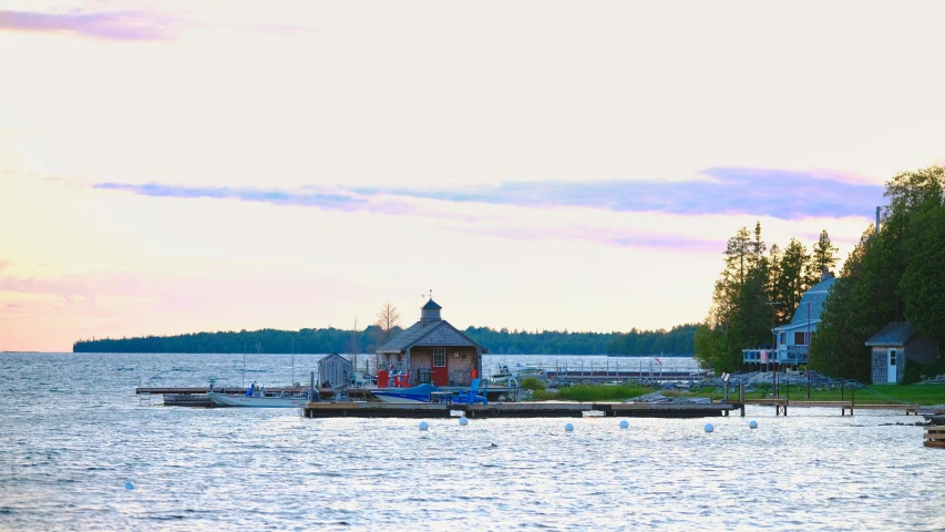 a beautiful small island with many docks and houses