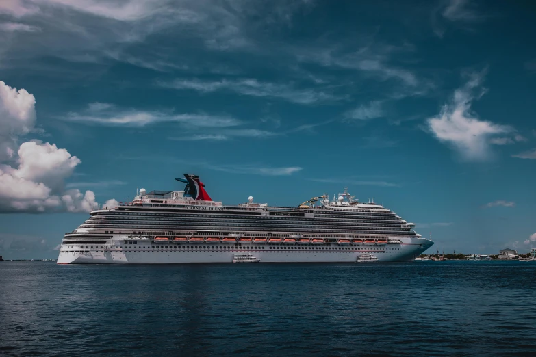 the large cruise ship has many windows on it