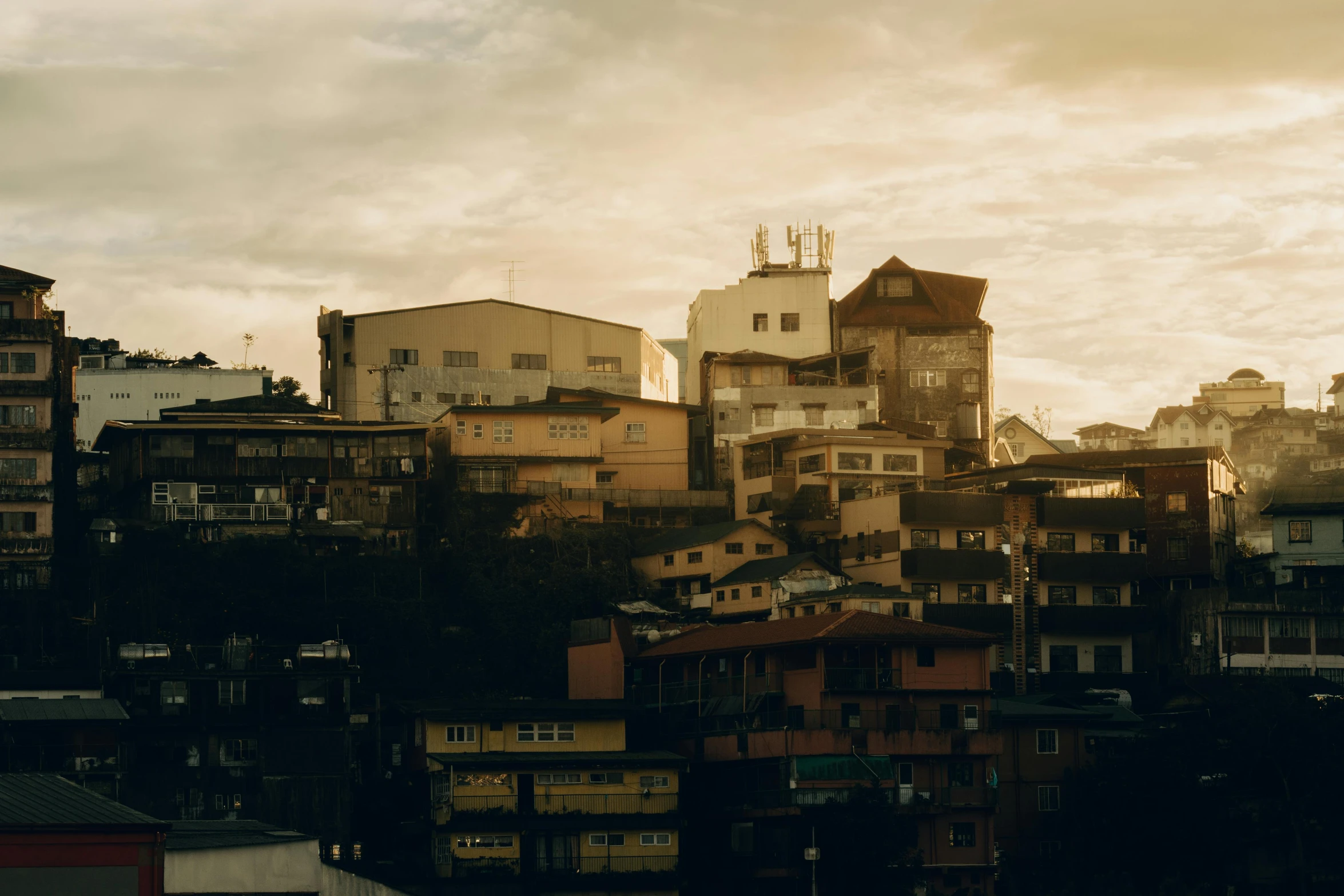 a very large city with some buildings in it