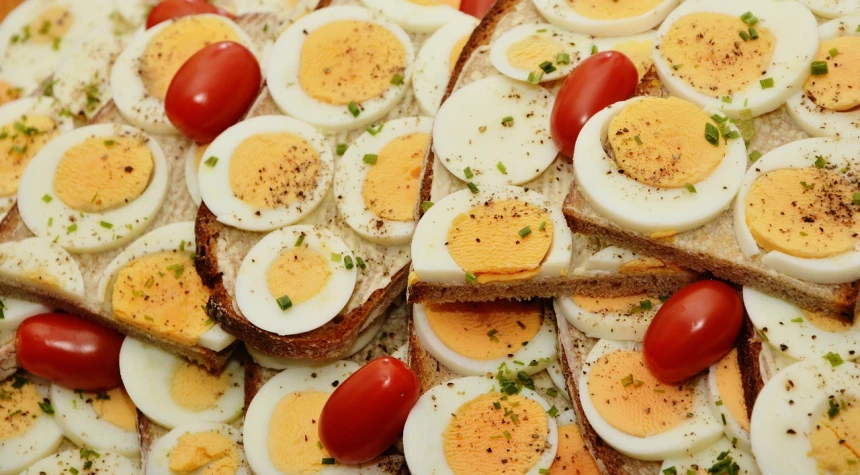 slices of bread topped with hard boiled eggs and tomatoes, pixabay, 40 years old women, 1 0 2 4 x 7 6 8, translucent eggs, hd wallpaper