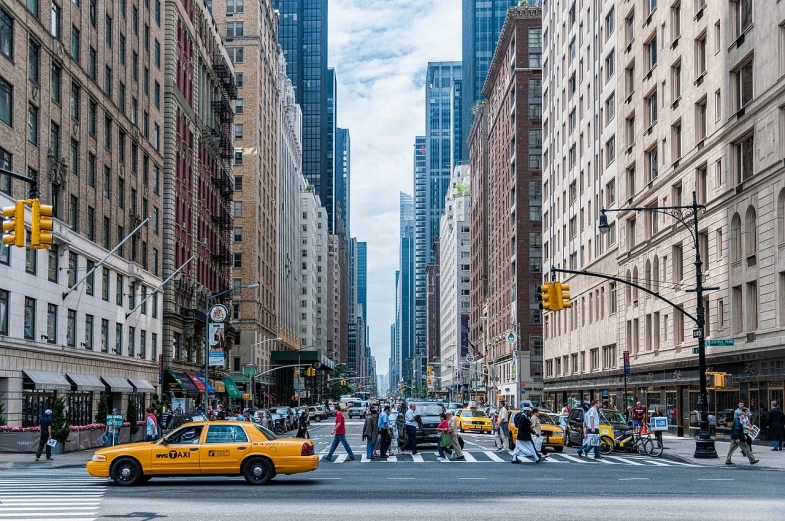 a busy city street filled with lots of traffic, inspired by Thomas Struth, pexels, realism, new york buildings, summer day, usa-sep 20, empty streetscapes