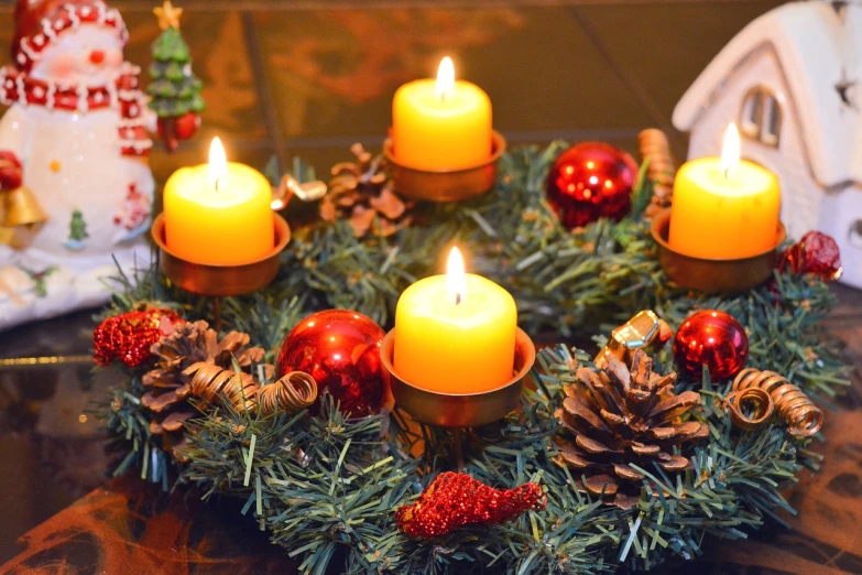 a bunch of candles sitting on top of a table, by January Suchodolski, ornamental halo, christmas, avatar image, closeup photo