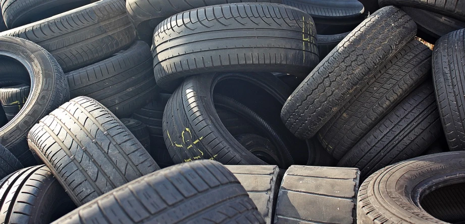 a pile of tires sitting next to each other, by Hermann Rüdisühli, pixabay, plasticien, 1 6 x 1 6, hoog detail, david normal, slides