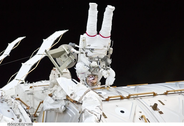 a close up of a person on a space station, flickr, aaaaaaaaaaaaaaaaaaaaaa, afp, sticky, stephan