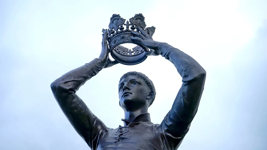 a statue of a man holding a clock above his head, a statue, inspired by Simon de Vlieger, black iron crown, celebrating a king being crowned, head looking up, short hair on top of his head