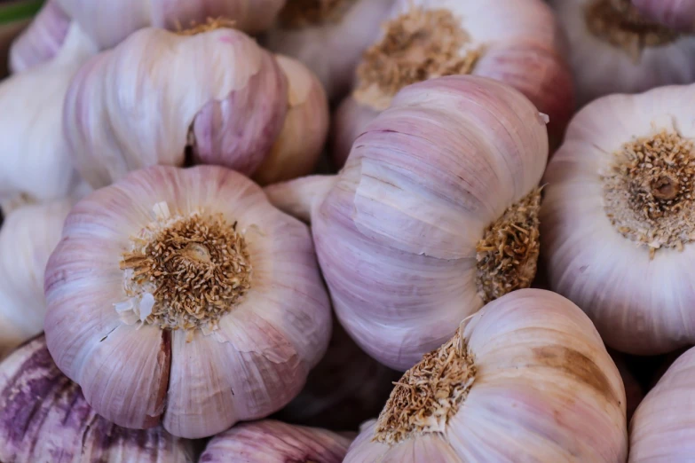 a close up of a bunch of garlic, pexels, hurufiyya, 1 6 x 1 6, coloured, 4 0 9 6, silver