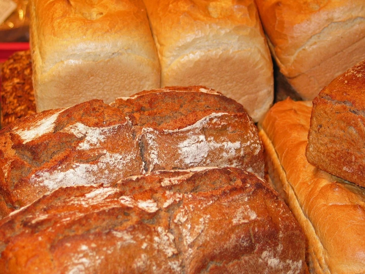 fresh bread is cooling out in a bakery