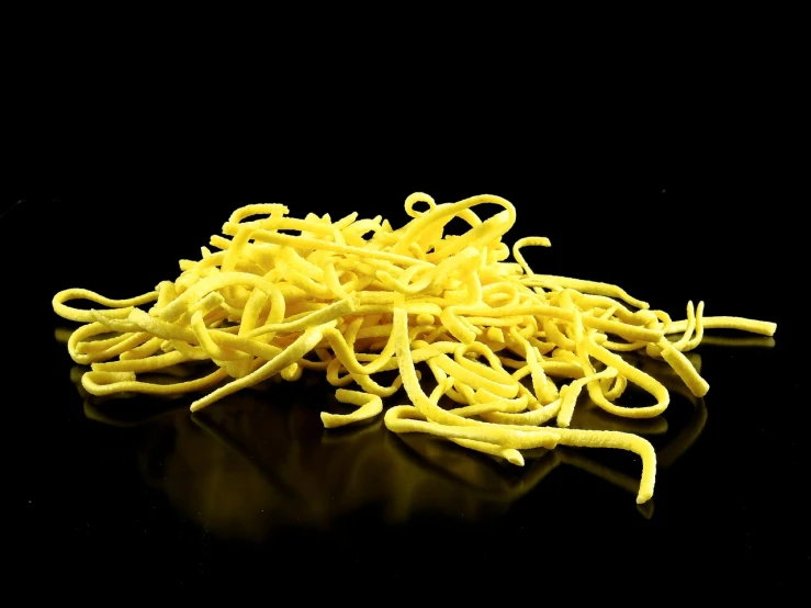 the noodles are laid on the surface, in this po