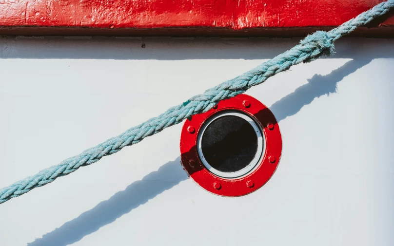 a rope that is attached to the front of a boat