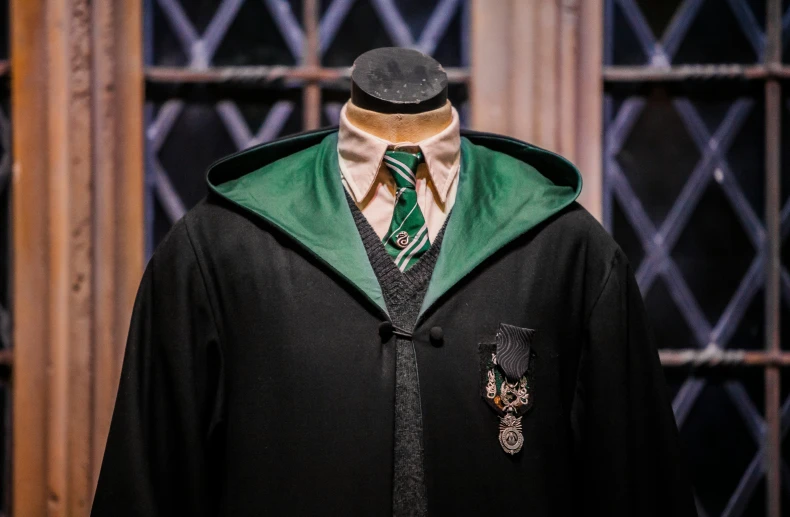 a harry potter costume from the movie is shown