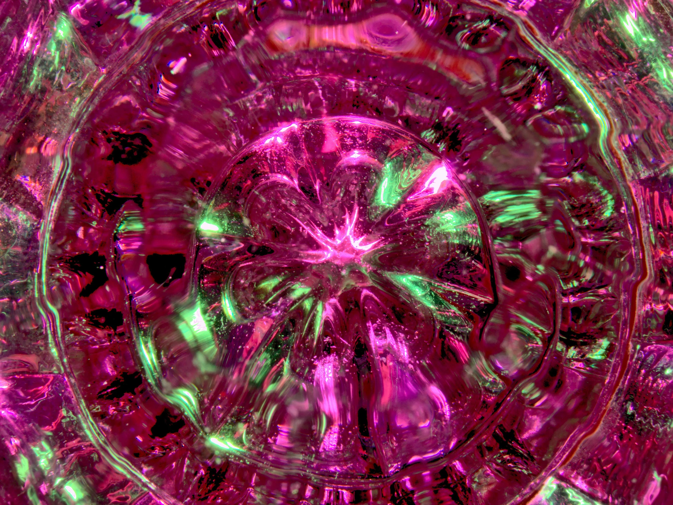 an image of some glass in a bowl