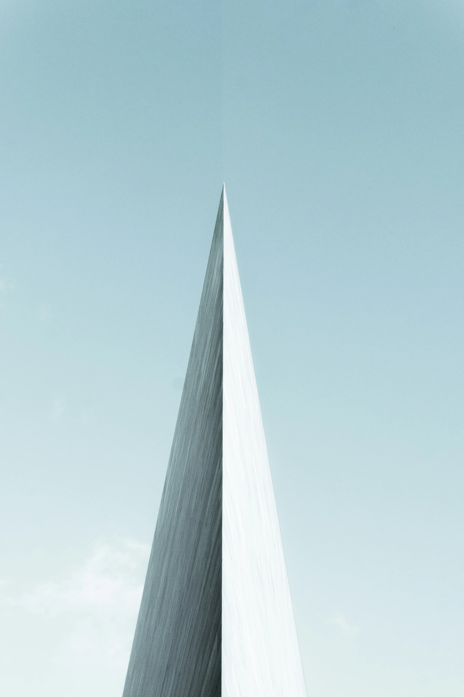 a long spire that is pointed into the sky