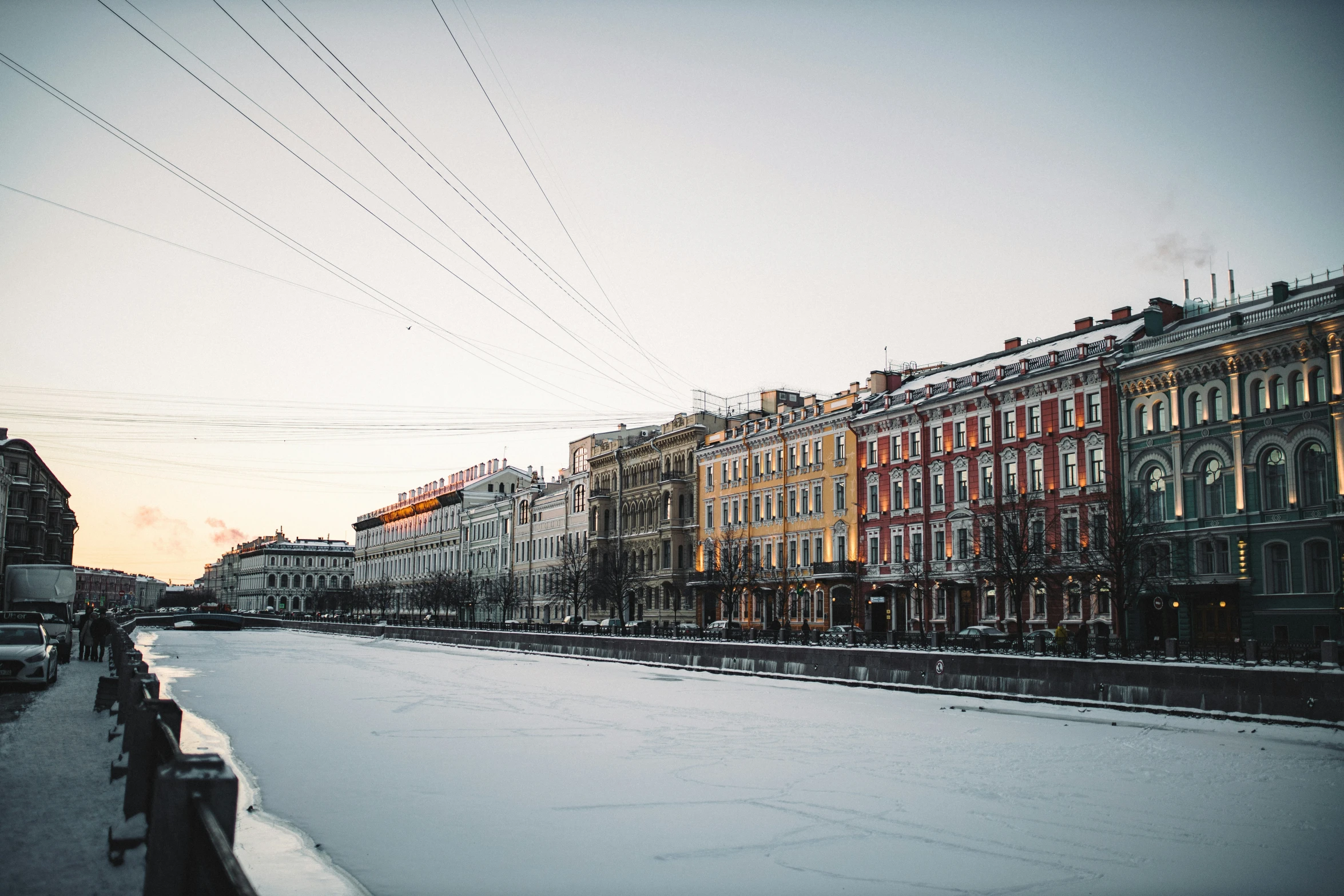 a very big pretty town with some snowy ground