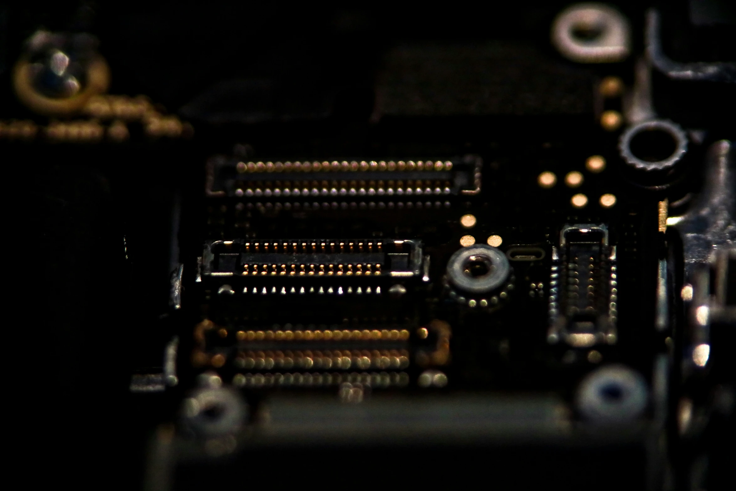 many parts are visible in the po, including electronic components