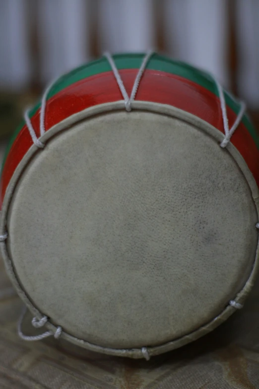 a group of drum congregated together in a pattern