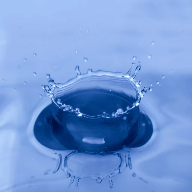 a blue water splash with the middle missing