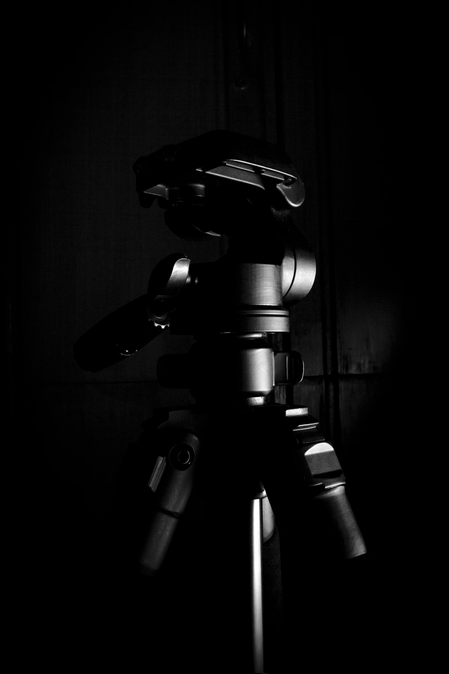 a camera set up in the dark for a pograph