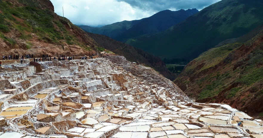 an image of a scenic view of some mountains