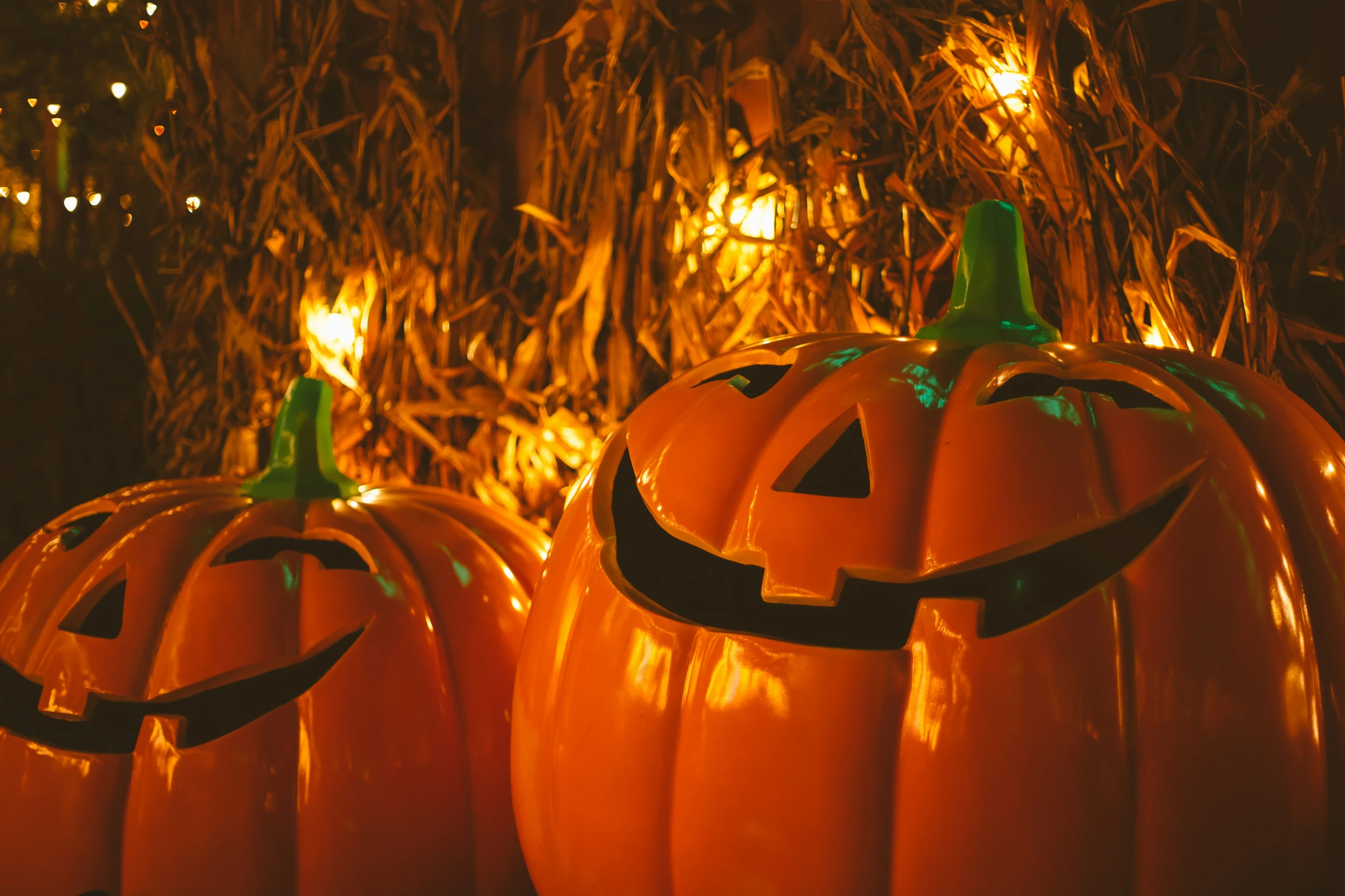 a lot of jack - o'- lanterns in a row