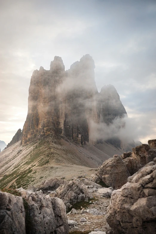 an image of some mountains in the day