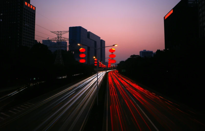 red traffic lights at night in the city