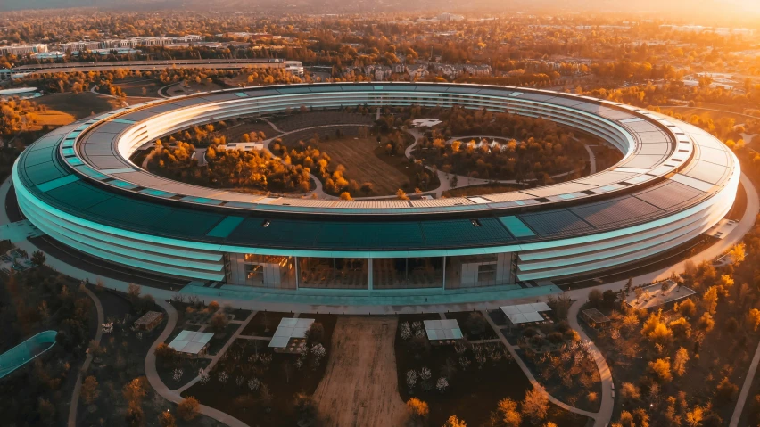 the circular building is surrounded by many roads