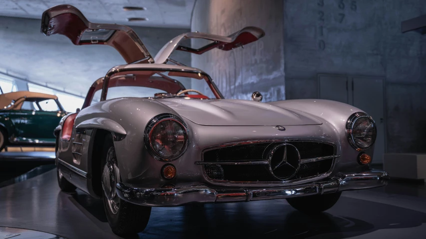 the front end of a mercedes 300sl sports car