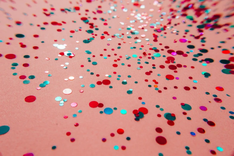 glitter in the middle of a pink table