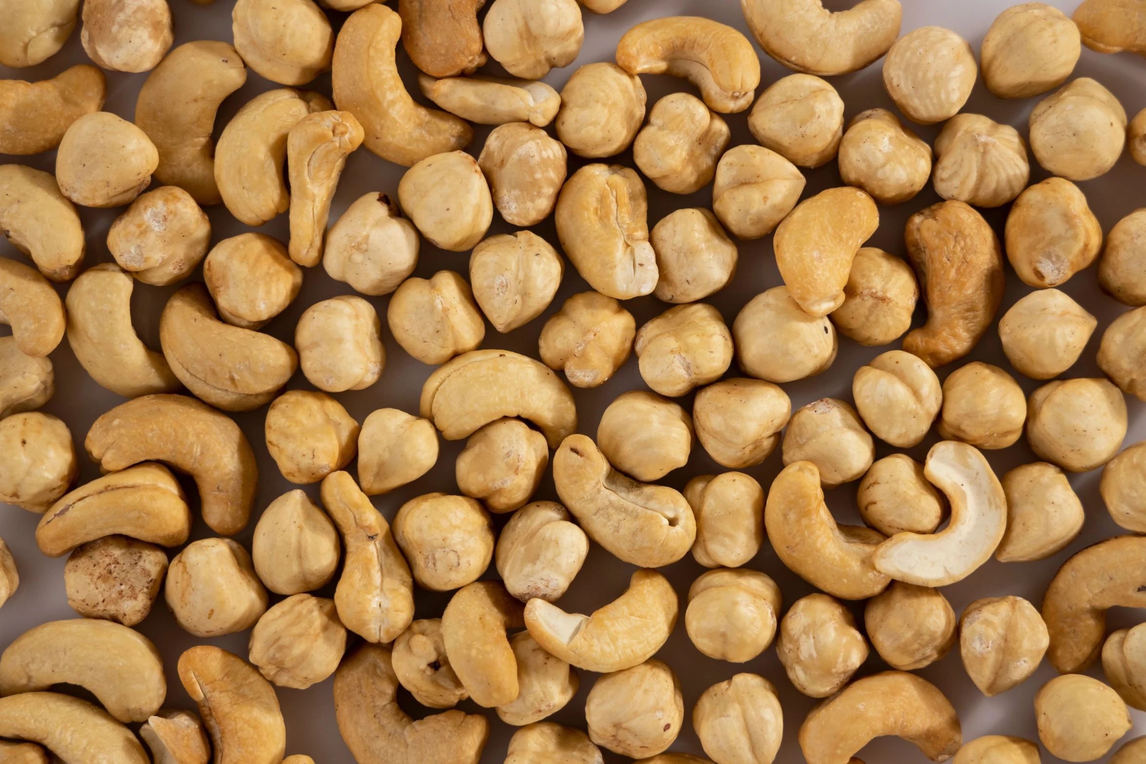 a bunch of nuts are arranged in a circle