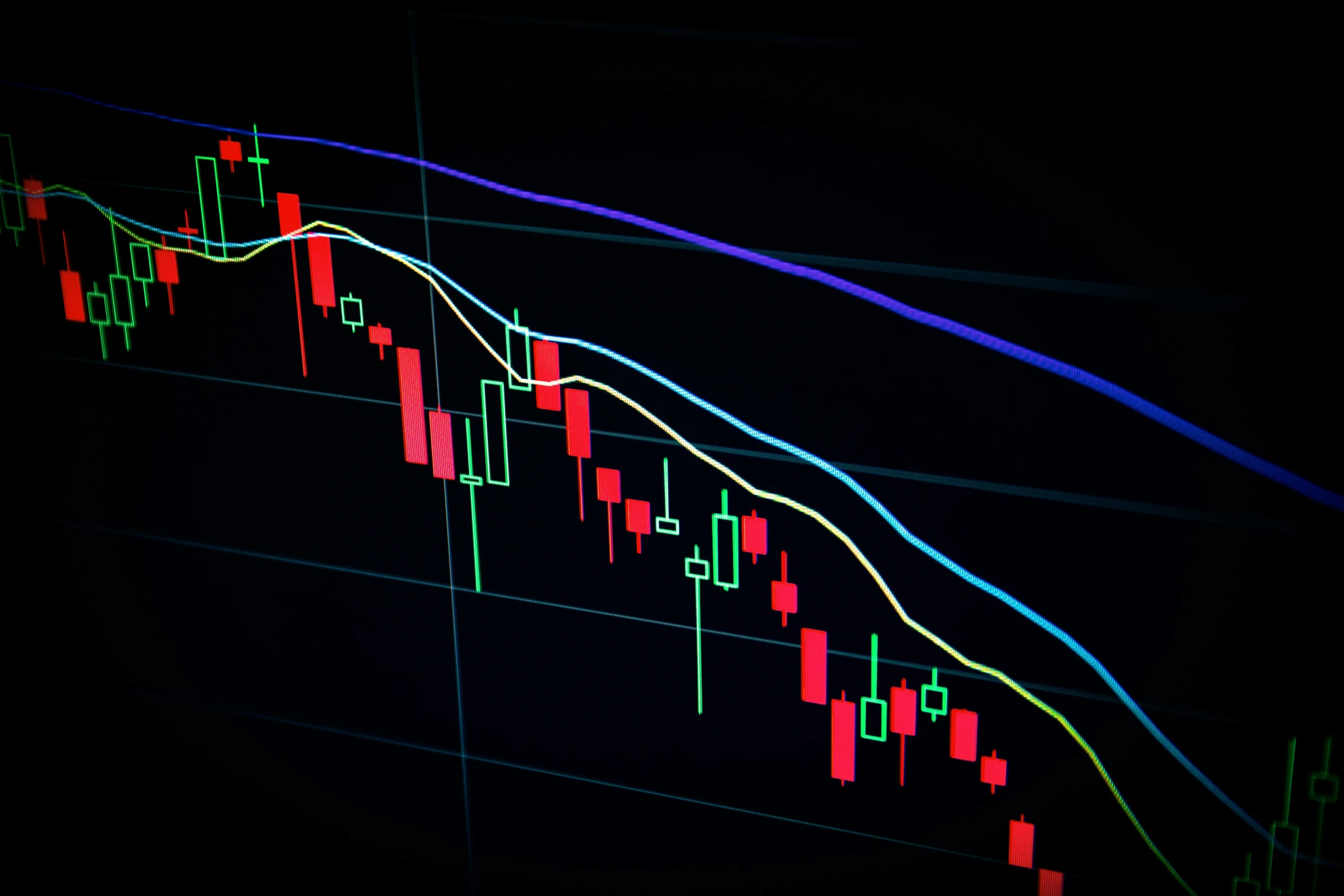 an upward and downward arrow on a candle candles chart