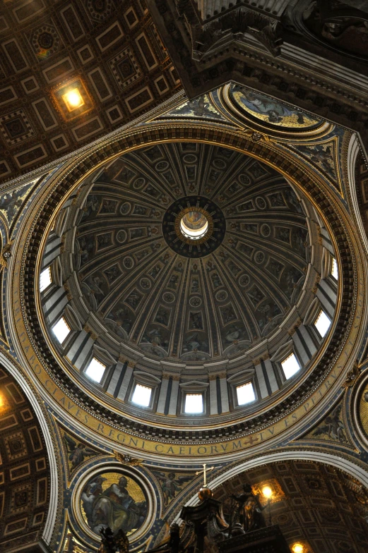 the circular ceiling inside the large dome of a building