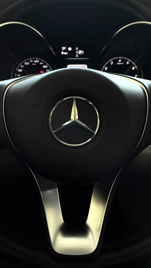 mercedes steering wheel ons and a dash light