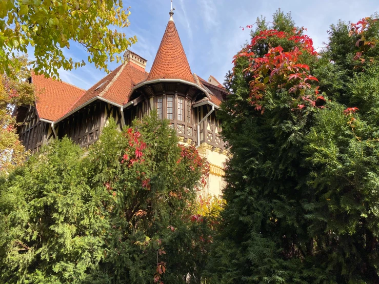 a building that has a red tiled roof