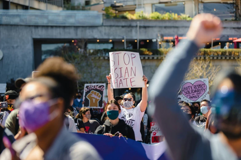 there are a lot of protesters at this rally