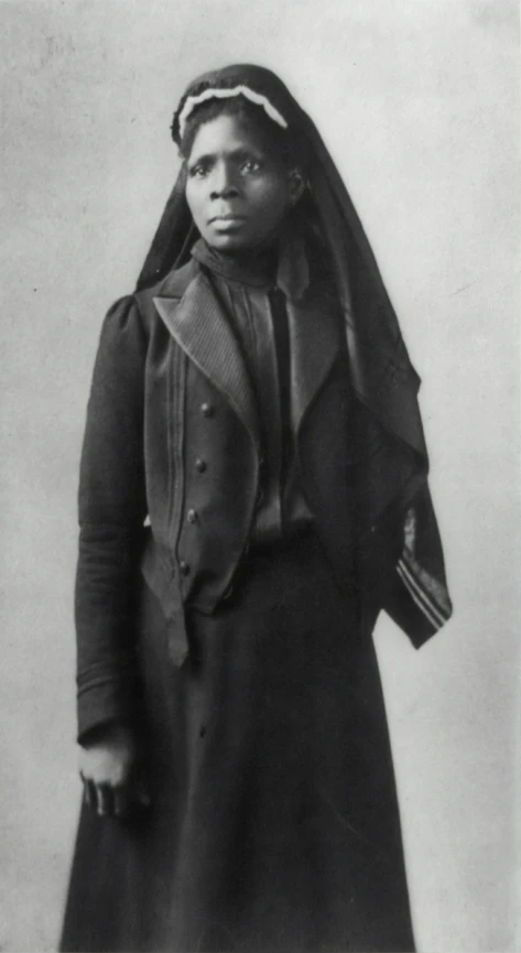 an old po of a nun from the 1800s