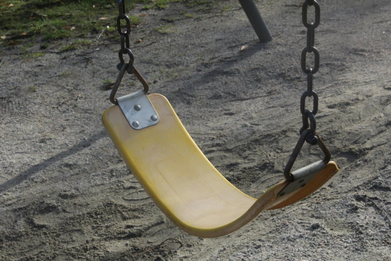 the swings can be set to be moved in any direction