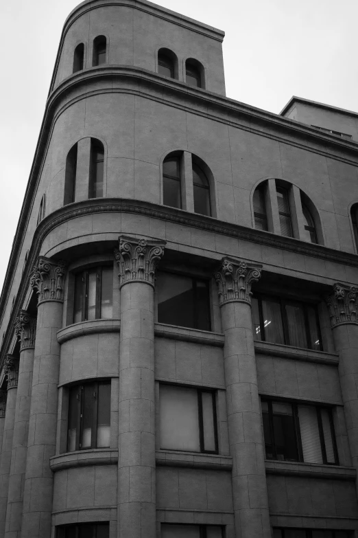 black and white po of the corner of a building